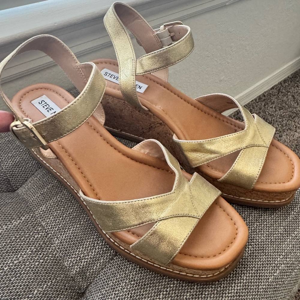 Steve Madden Metallic Gold Sandals
